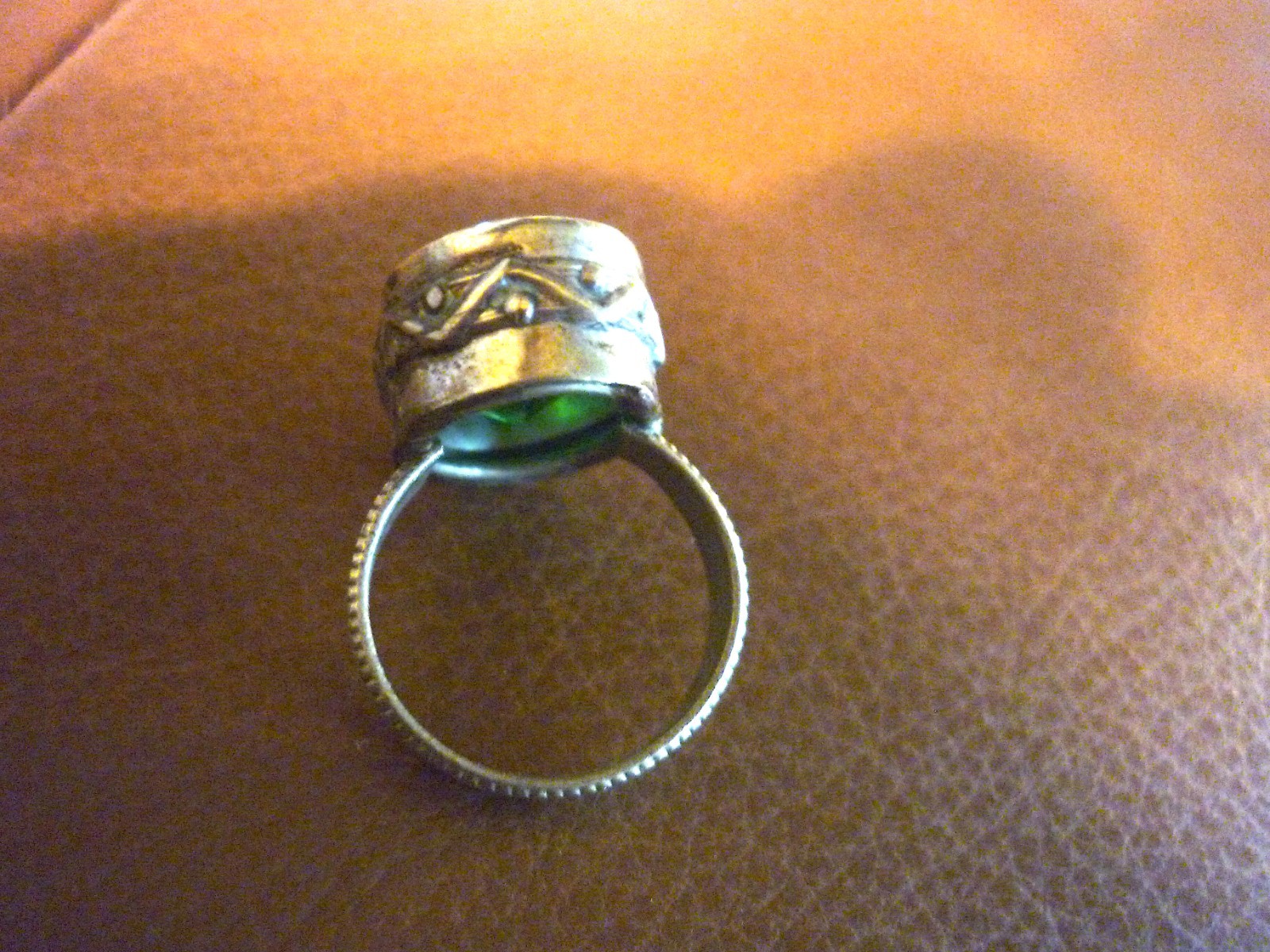 Vtg Silver Washed Brass Bohemian Ring Kelly Green Stone Tall Statement Size 5.25