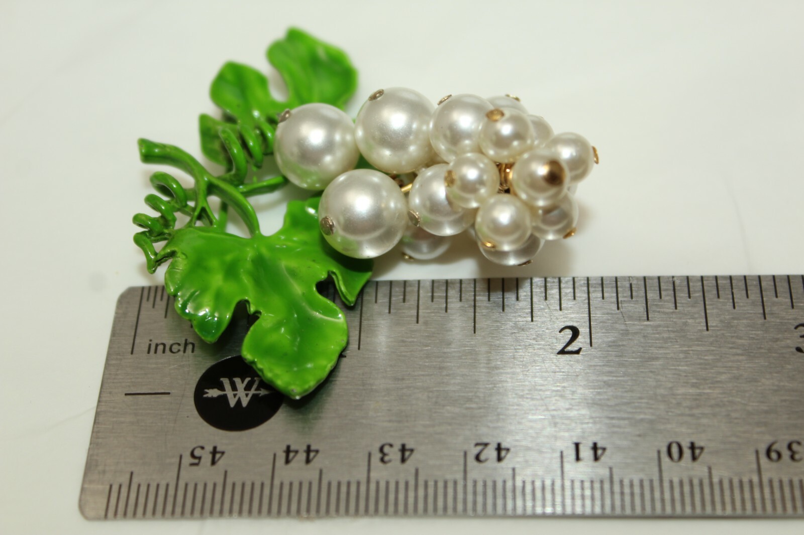Beautiful Vintage Green Enamel & White Faux Pearl Grapes Vine Brooch Pin