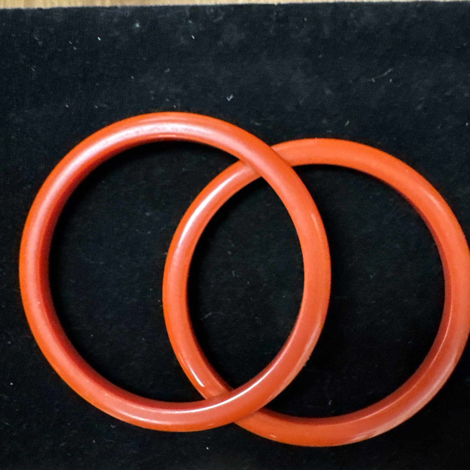 Vintage Genuine BAKELITE Cherry Red Seamless Bangle Bracelet Set of 2 Tested