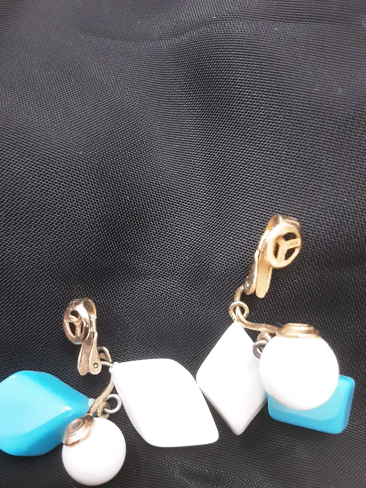 Trifari Earrings Blue White Gold Tone Clip On Very Light Diamond Shape