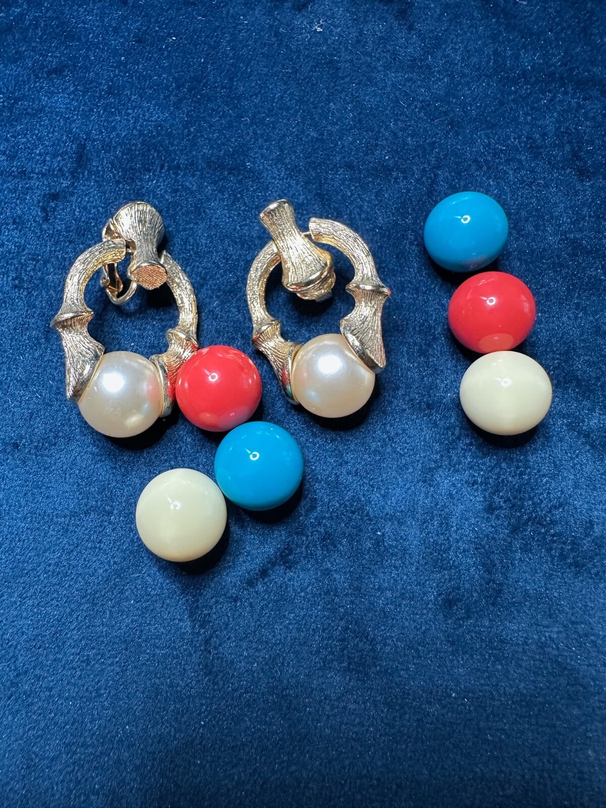 Sarah Coventry Vintage Interchangeable Bead Clip On Earrings Gold Tone Bamboo