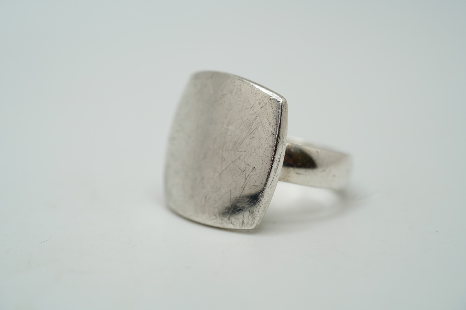 Vintage Sterling Silver 2cm Top Modernist Ring Size 8 JB48