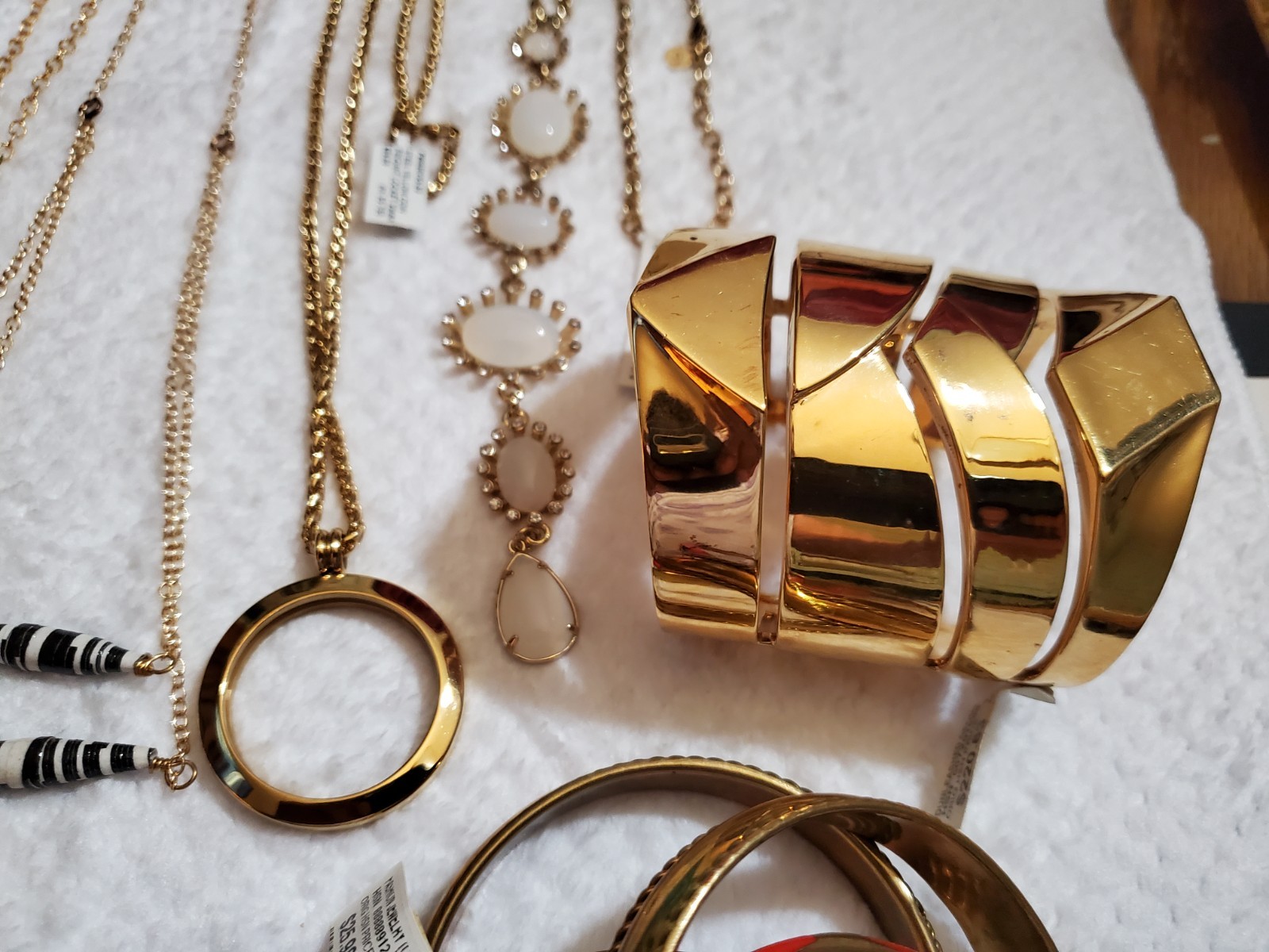 HSN VINTAGE MODERN MIXED JEWELRY LOT,6 NECKLACES 12 BRACELET
