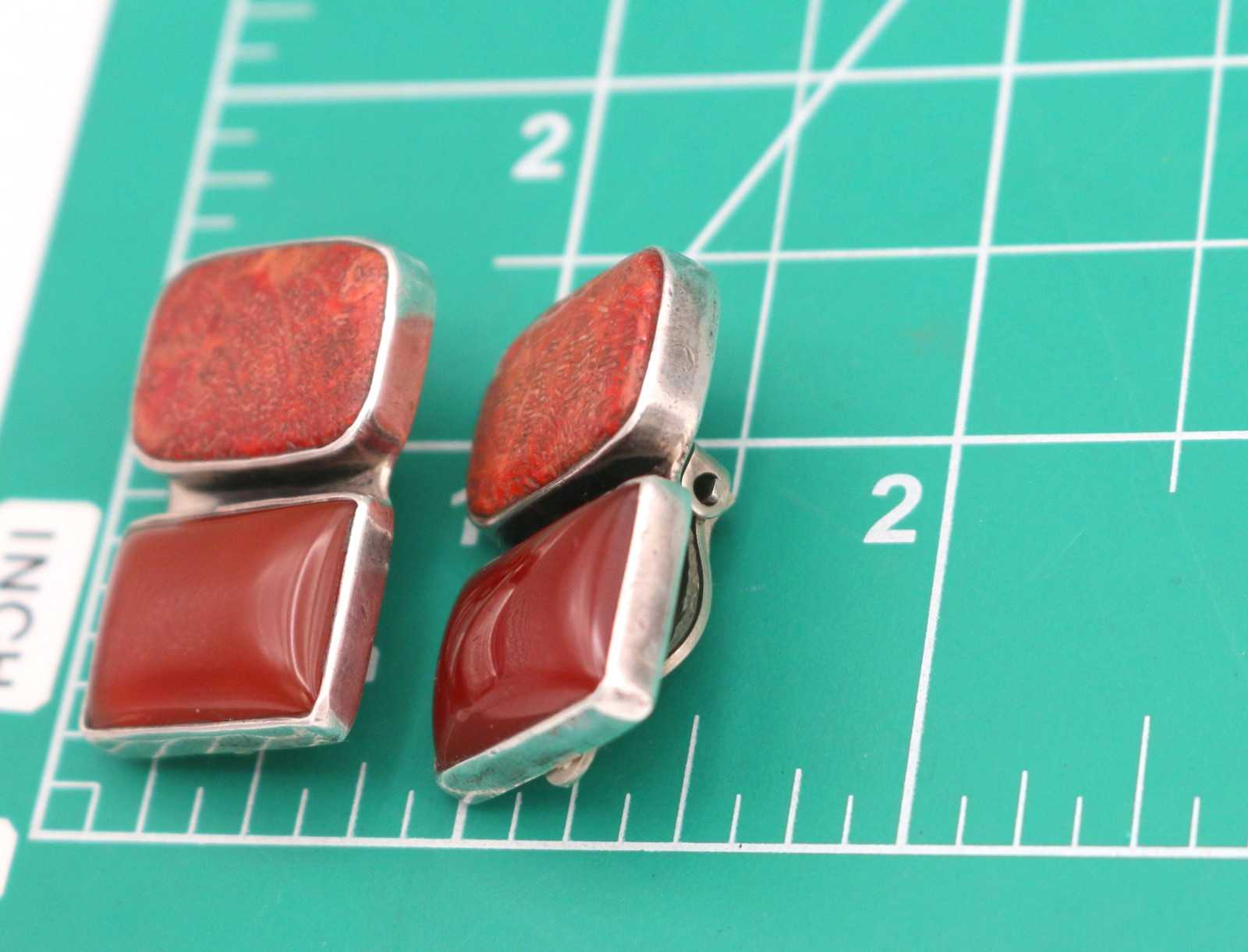 Vintage AMY KAHN RUSSELL AKR Sterling Silver Red Carnelian Sea Bamboo Earrings