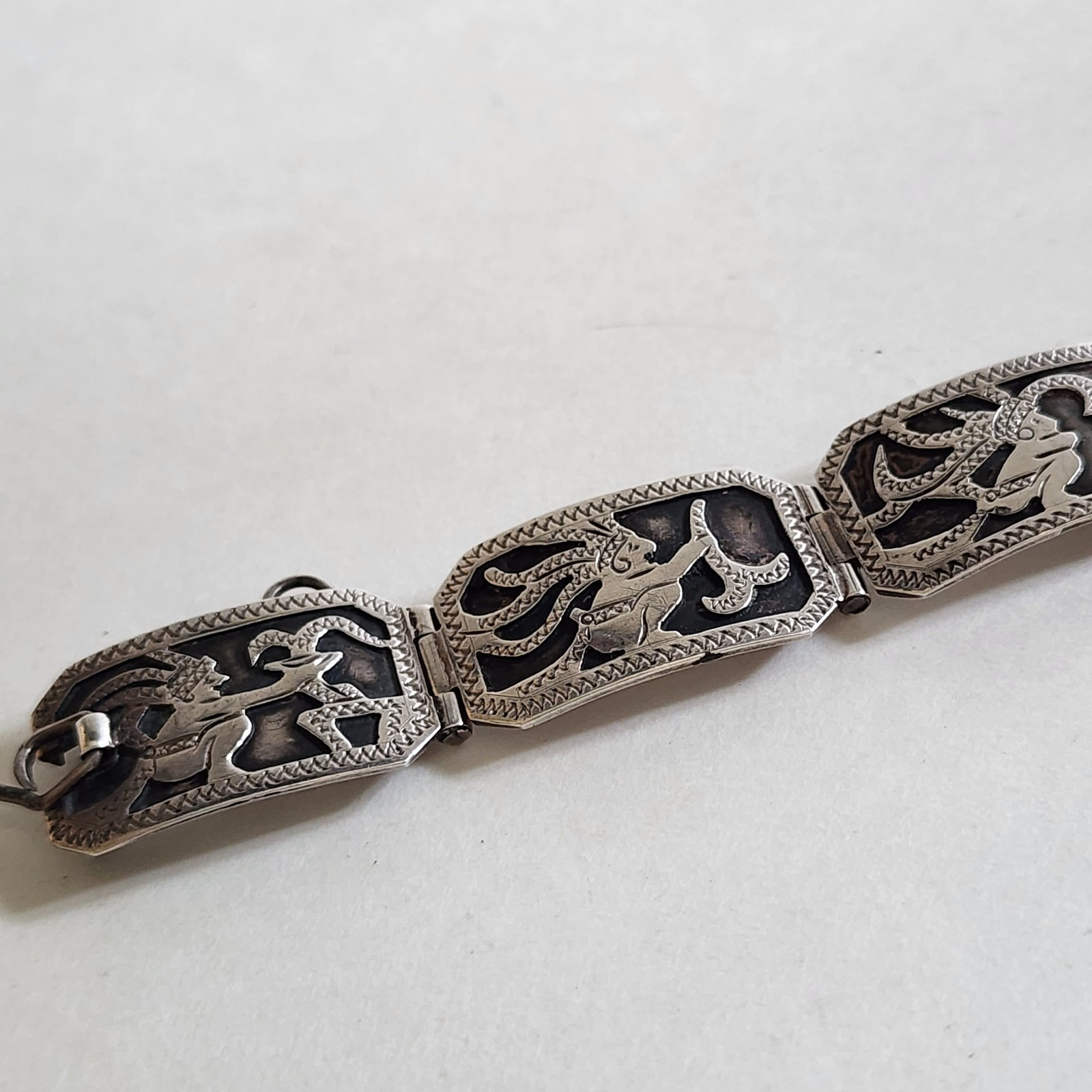Vintage 925 Sterling Silver 7 Panel Hinged Guatemala Ethnic Mayan Bracelet 6″