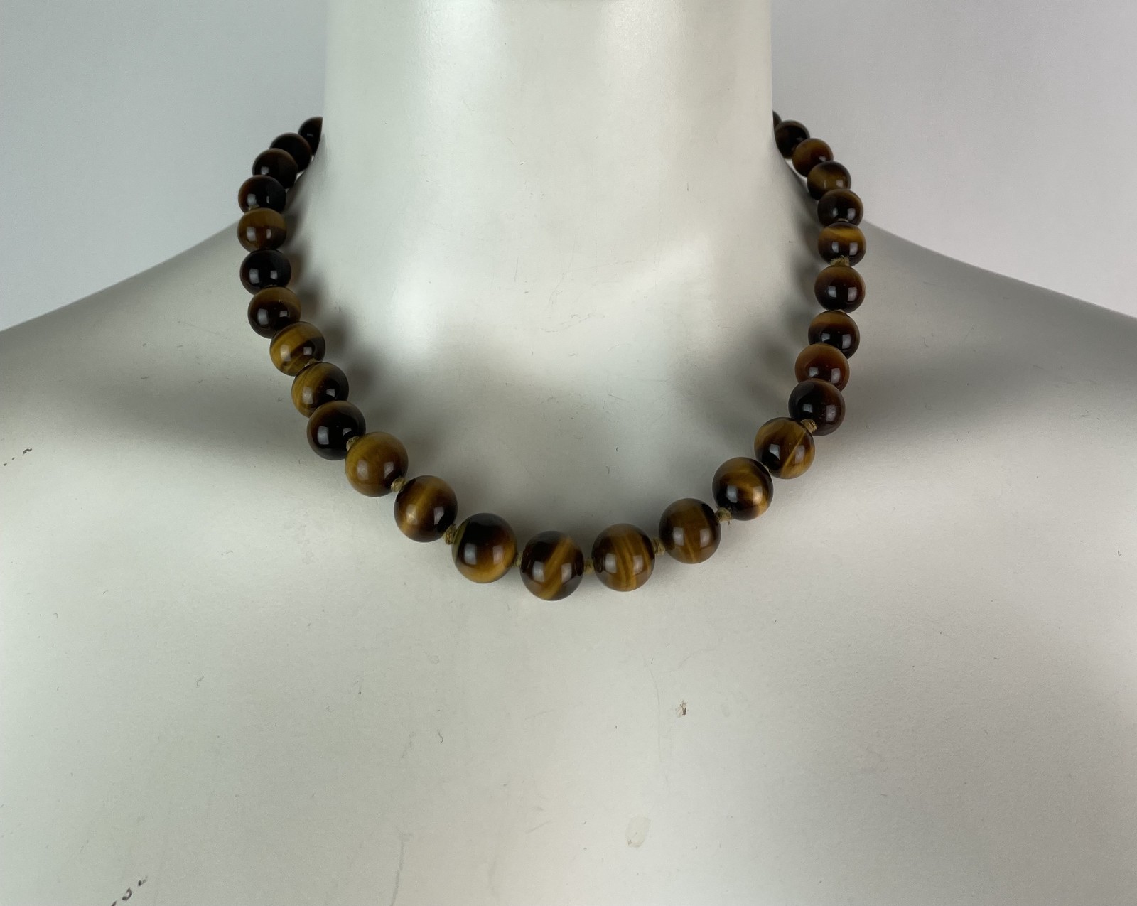Vintage Tiger’s Eye Bead Necklace Fish Hook Clasp 18″