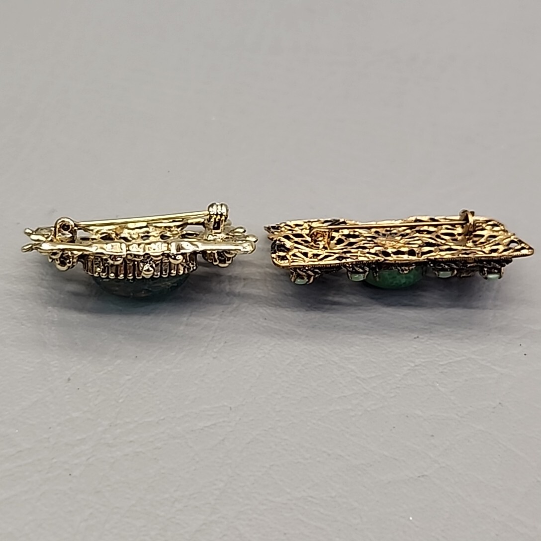 Vintage Brooch Lot of 2 Peking Glass Foil Confetti Oval Gold Tone Filigree