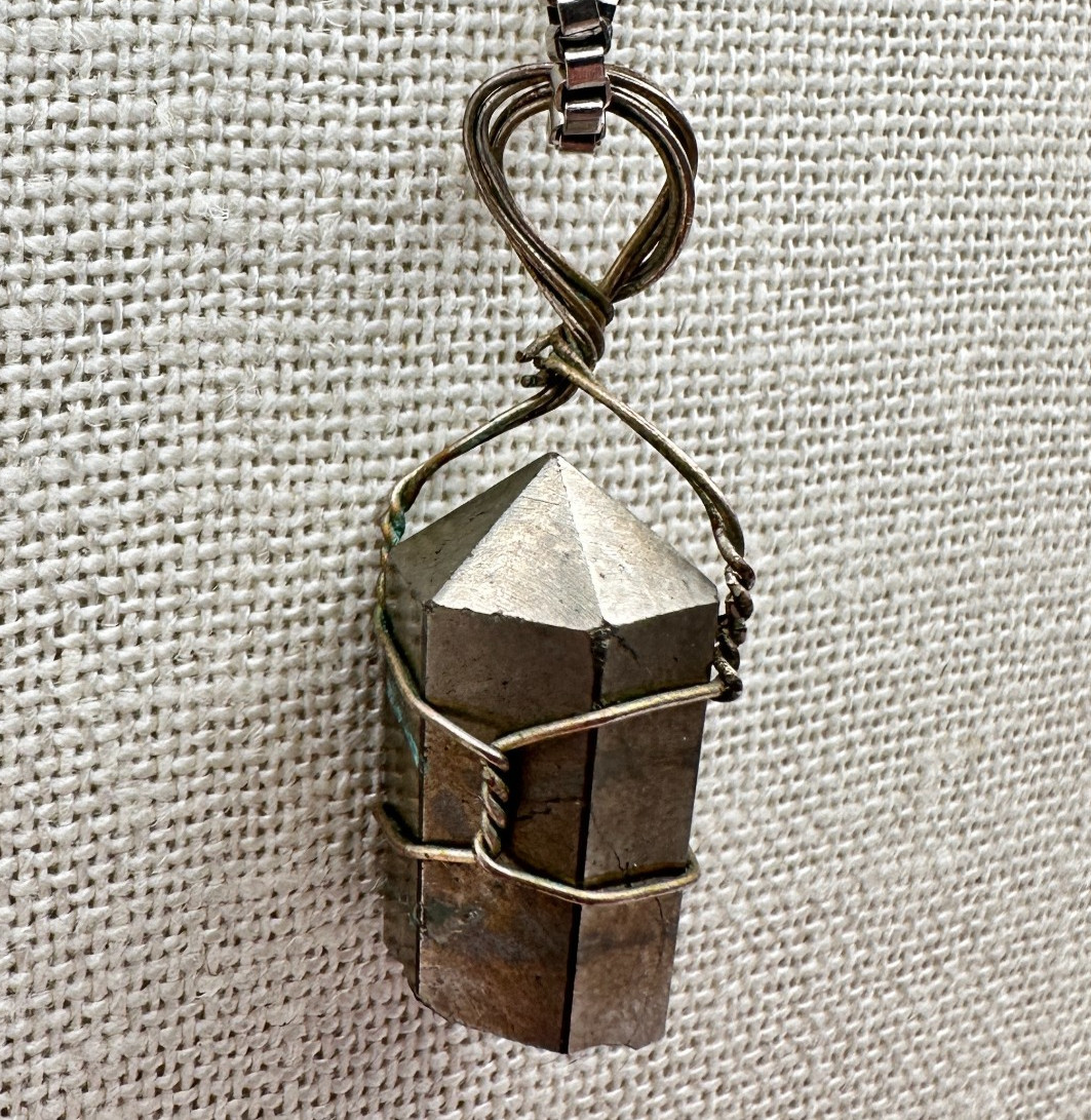 Vintage 90s Wire Wrapped Pyrite Point Pendant Necklace Women’s Classic Jewelry