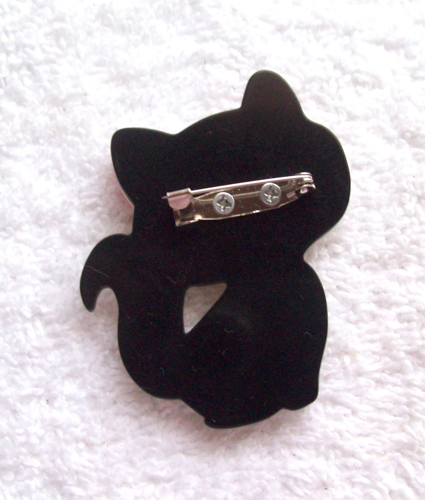 Vintage White Fashionista Cat Layered Acrylic Pin or Brooch – NWOT