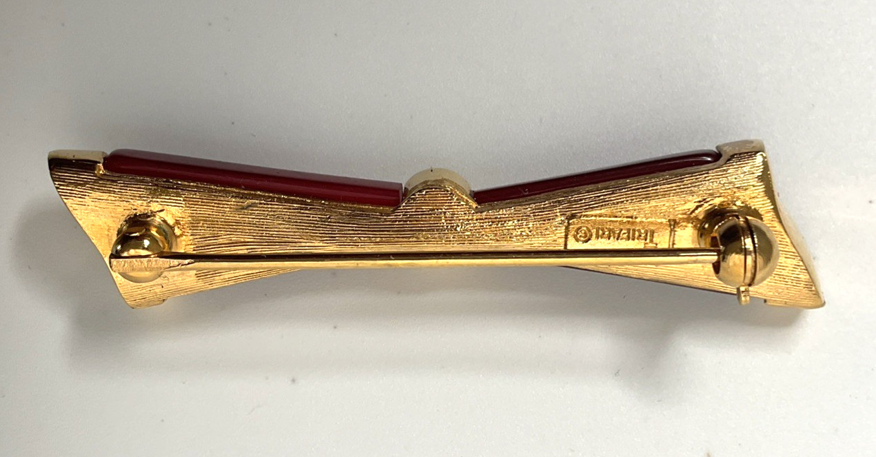 Vintage Trifari Herringbone 24″ Chain Necklace Flat Gold Tone Finish 443