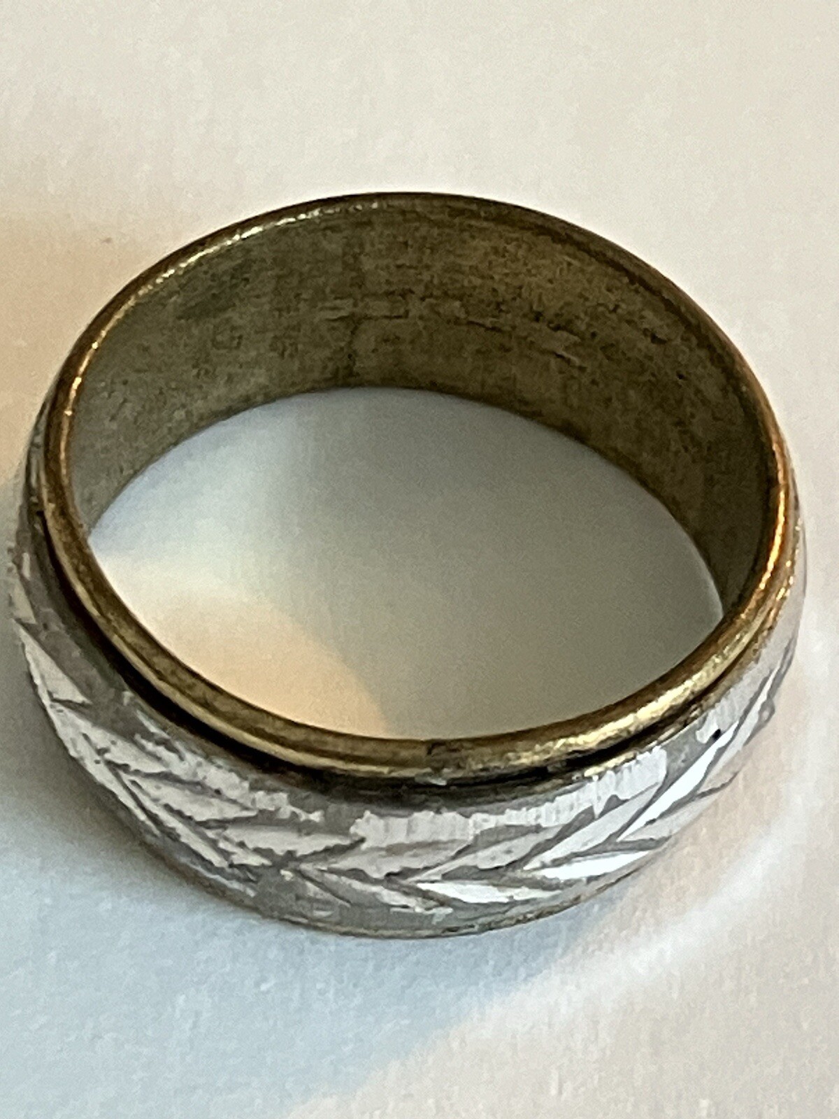 Vintage 18k HGE Stamped Gold Plated Band Ring Sz 6 3/4” Silver Tone Design