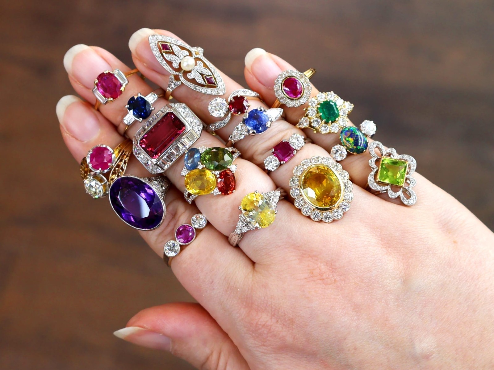 Vintage 0.93Ct Emerald and 0.90Ct Diamond 18k Yellow Gold Cluster Ring (1989)
