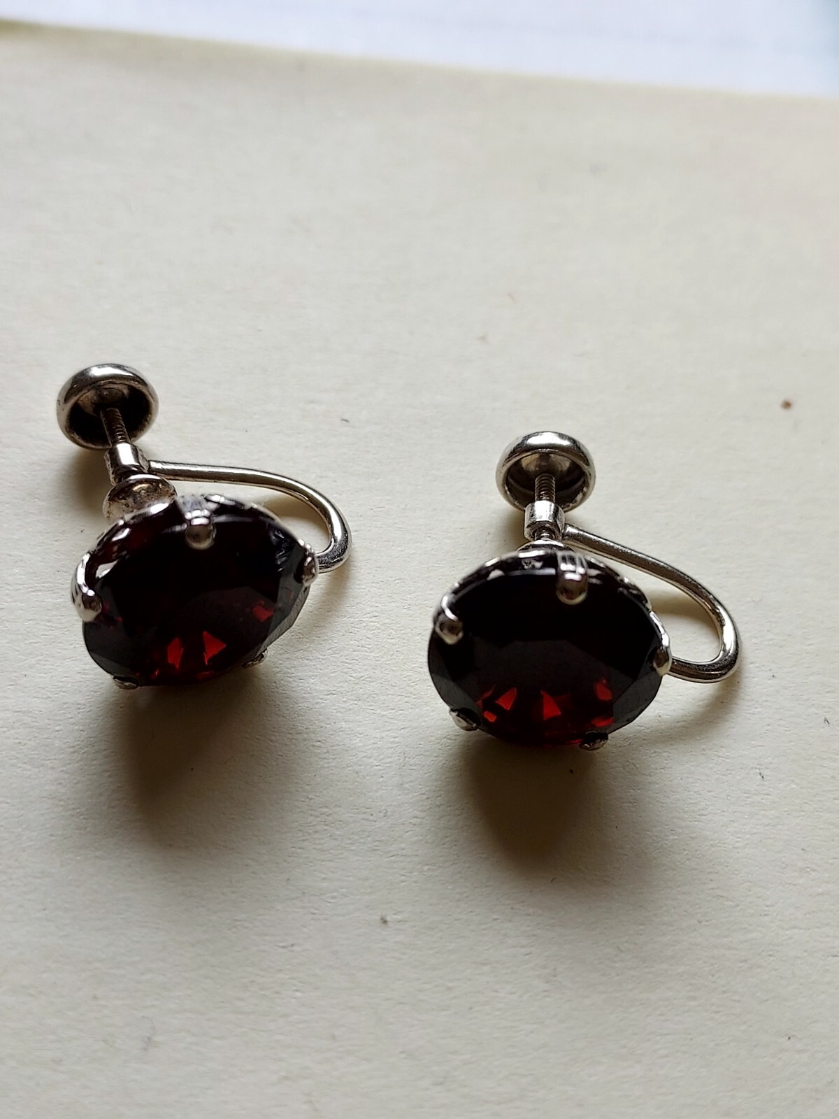 Vintage Large BDA 10 k gold screw back Mozambique garnet earrings