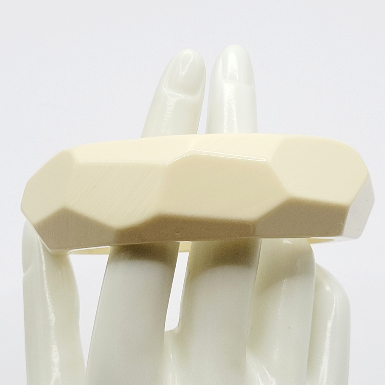 Vanilla Cream Off White Odd Angle Facet Acrylic Chunky 1980s Bangle Bracelet