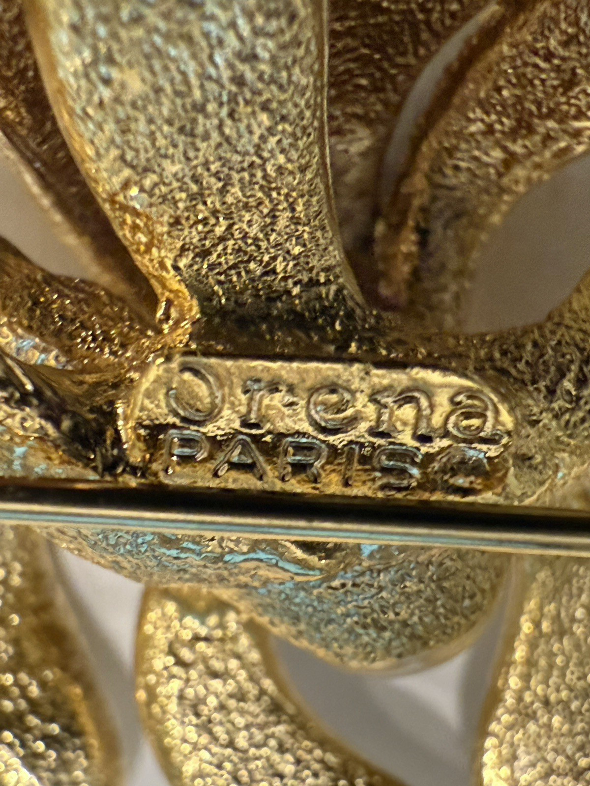 ORENA PARIS VINTAGE GOLD PLATED & ENAMEL FLOWER BROOCH