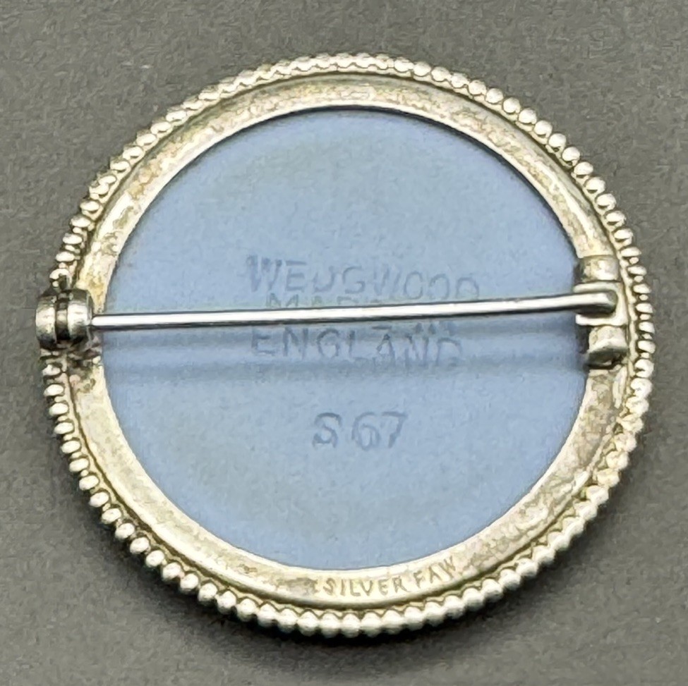 Wedgwood Jasperware Blue Round Brooch Silver Frame Pegasus England S67