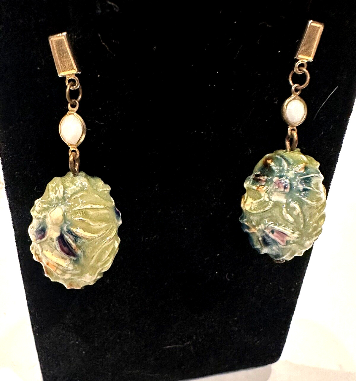 VINTAGE KASHMIRI DANGLE & GREEN LUCITE EGG OVAL FRENCH WIRE EARRINGS LOT 2 PAIR