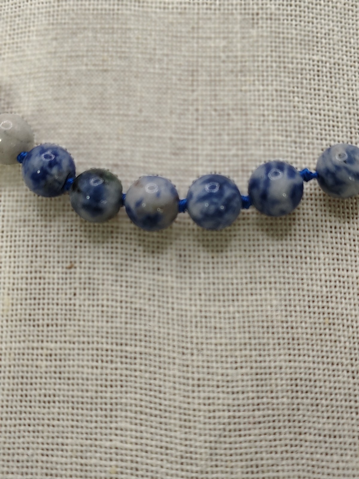 N605 Vintage Sodalite Blue White Gemstone Bead Necklace Hand Knotted 17” 8mm