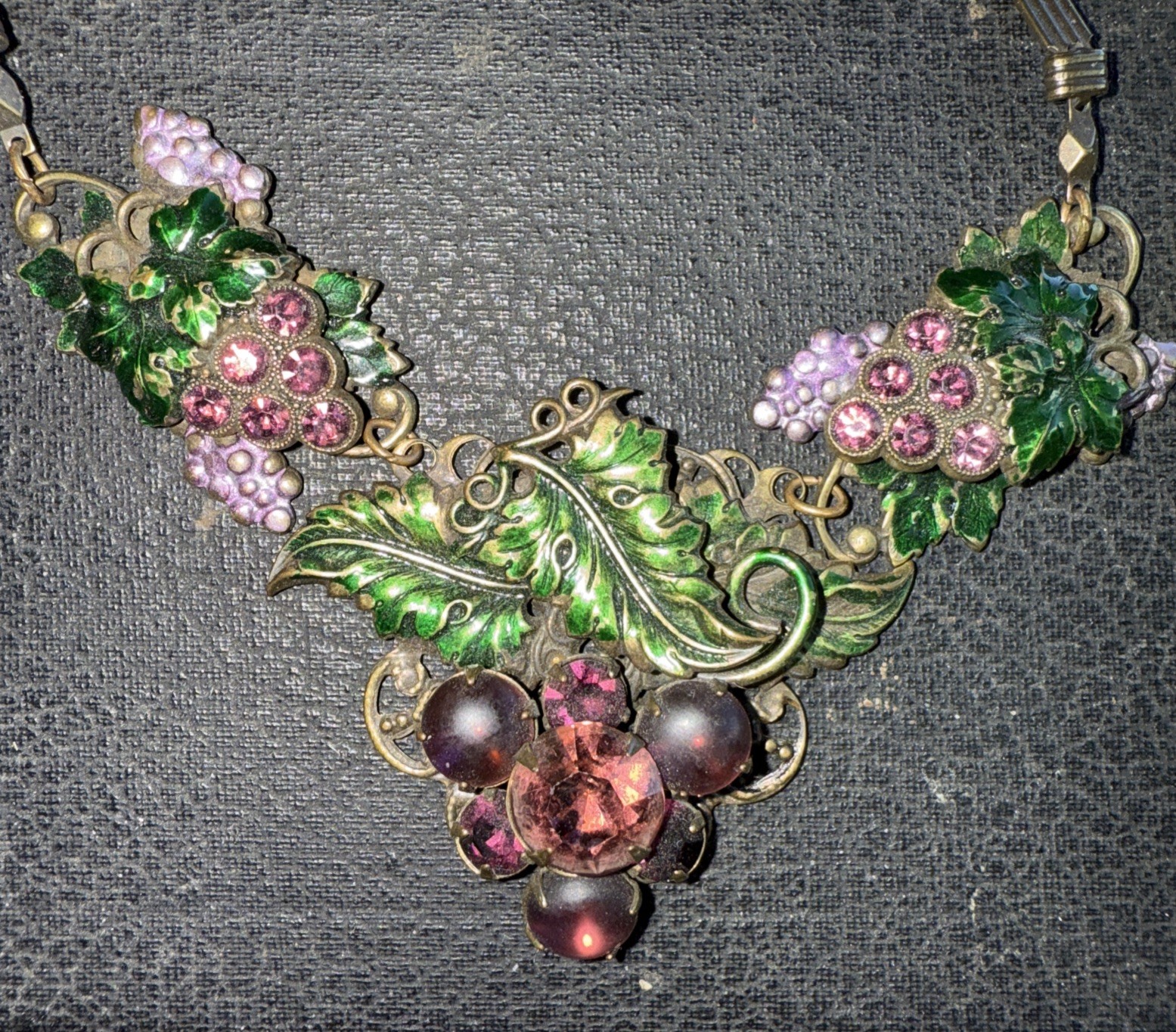 VTG Purple Grapes Swarski Crystal Necklace Wine Club Lovers Beautiful Unique