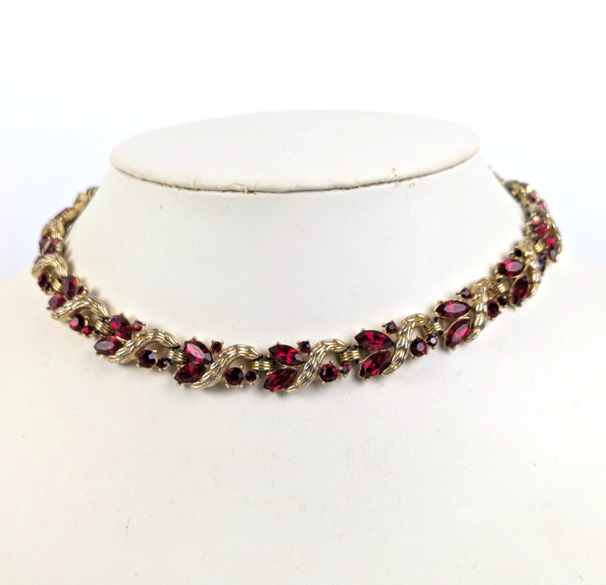 Fabulous Vintage Trifari Gold Plated Ruby Red Rhinestone Necklace 15″ -17″