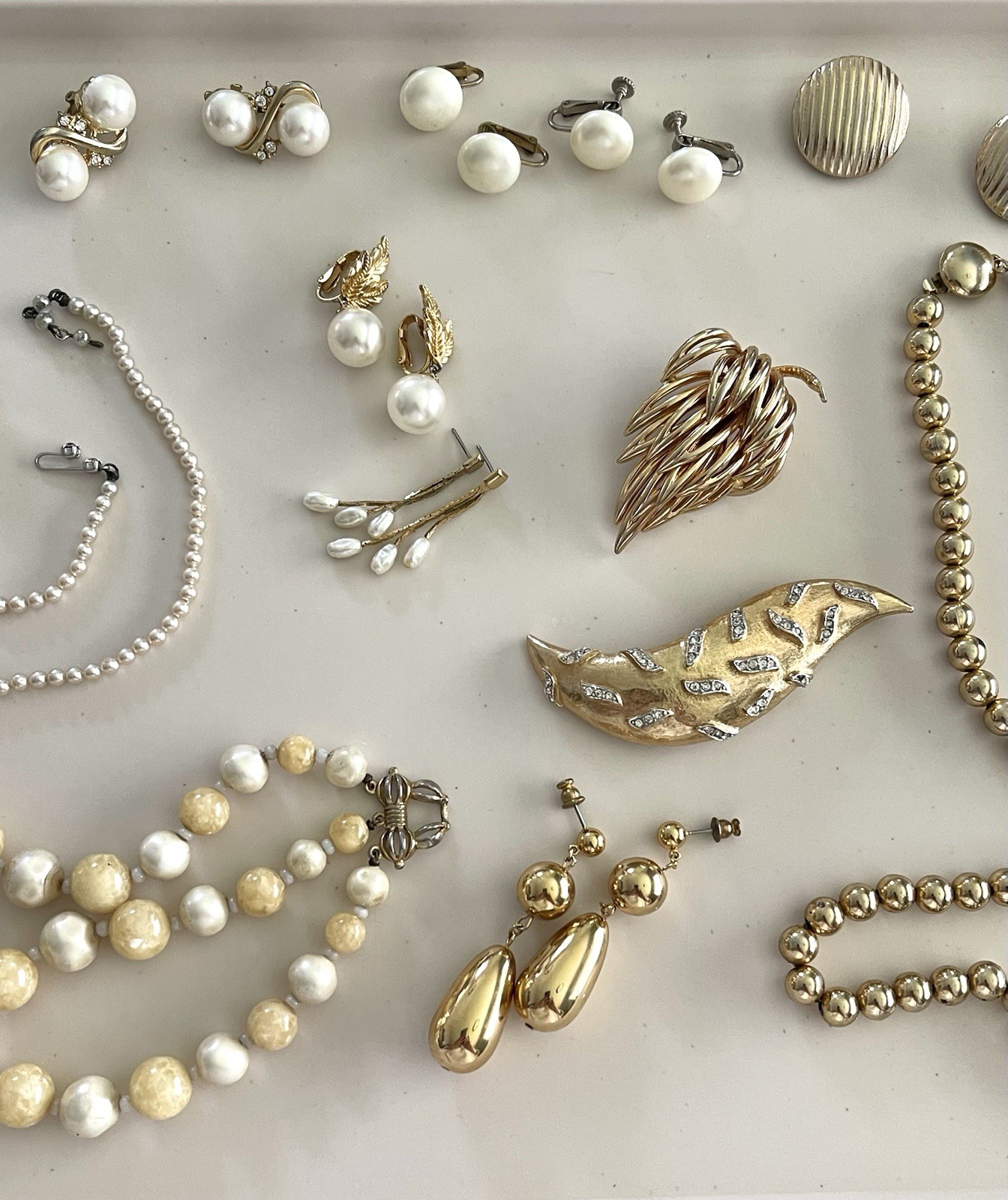 VINTAGE Marvella Jewelry LOT Faux Pearls Necklace, Earrings Rhinestone brooch