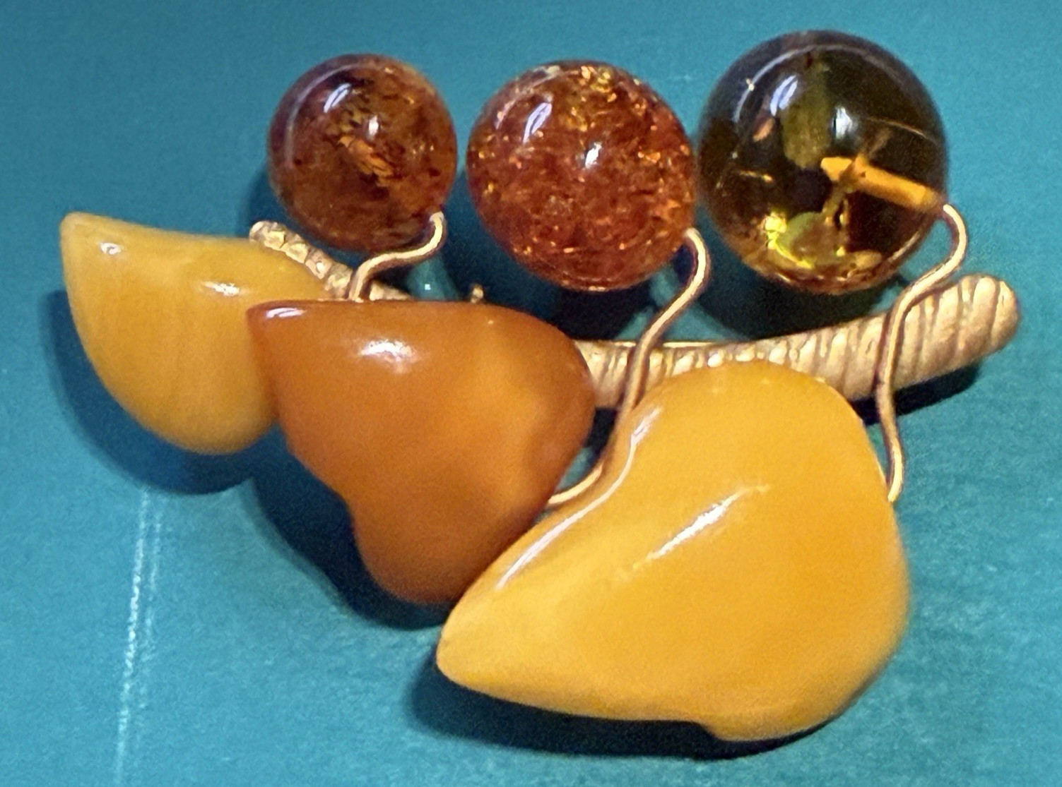 Vintage Russian 9RK Gold Tone Baltic Butterscotch Honey Amber Brooch Pin
