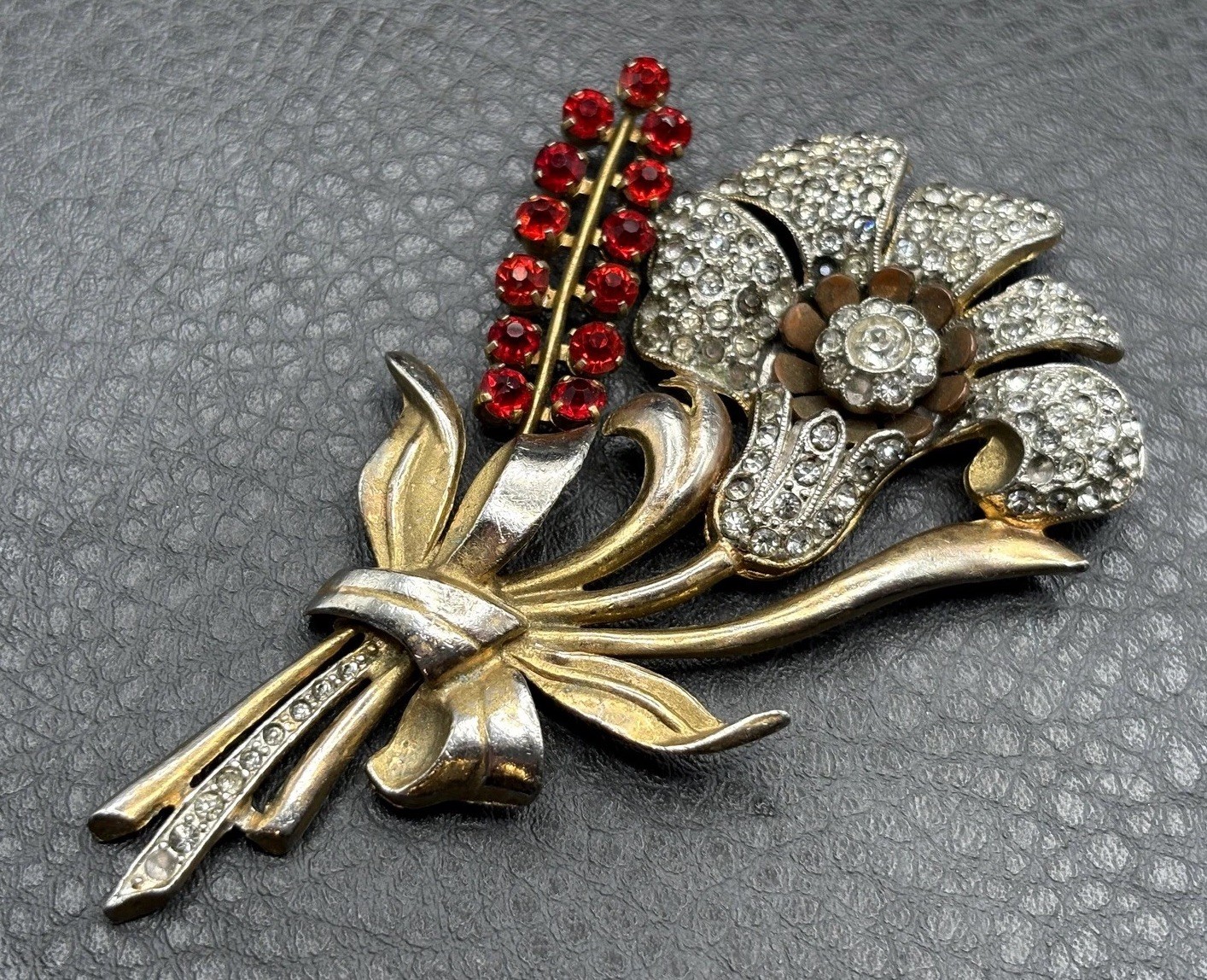 Vintage Gold Tone Pot Metal Rhinestone Red Flower Bouquet Brooch Pin READ