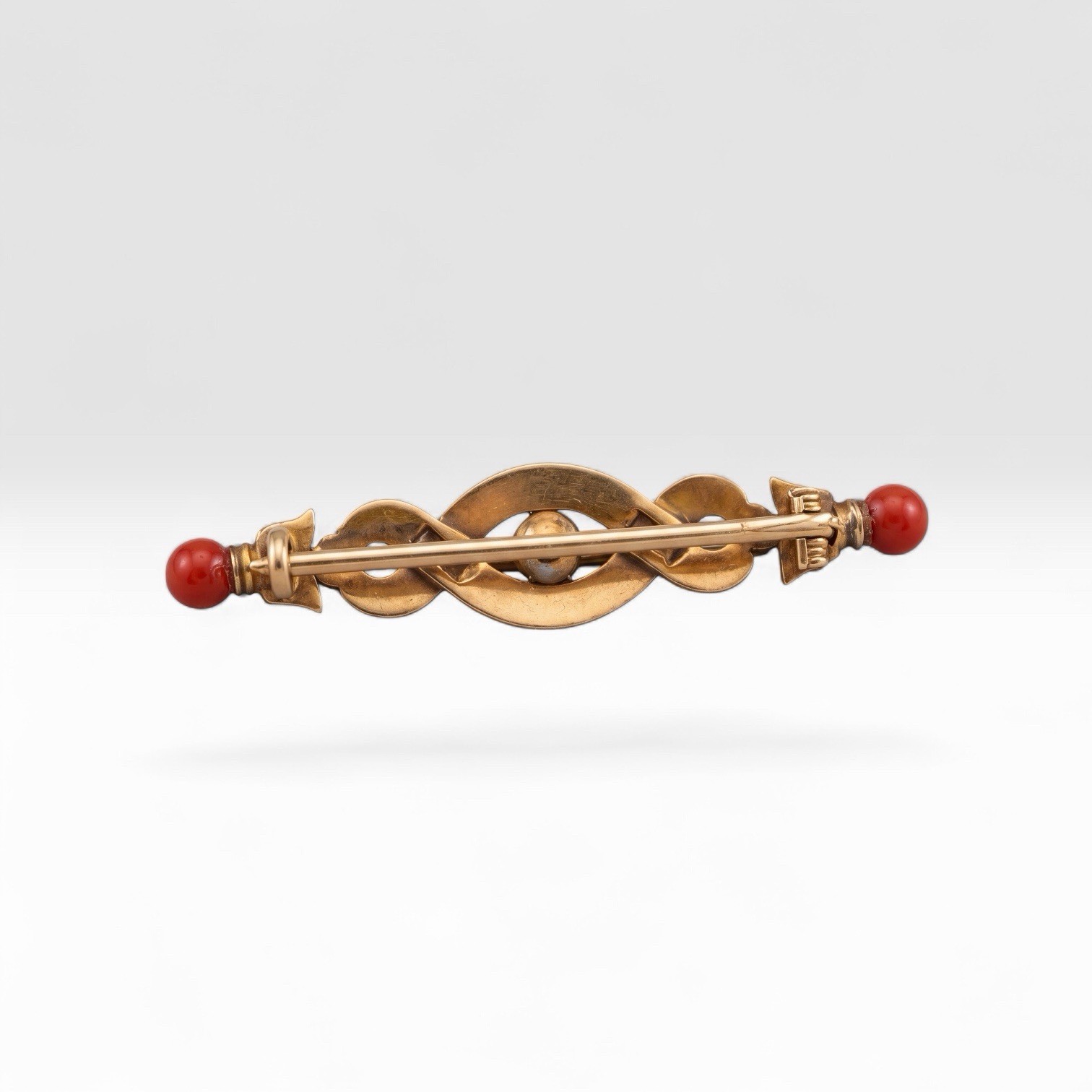 ANTIQUE 15K GOLD, SEED PEARL & CORAL RED ENAMEL KNOT BAR BROOCH c1890 VICTORIAN