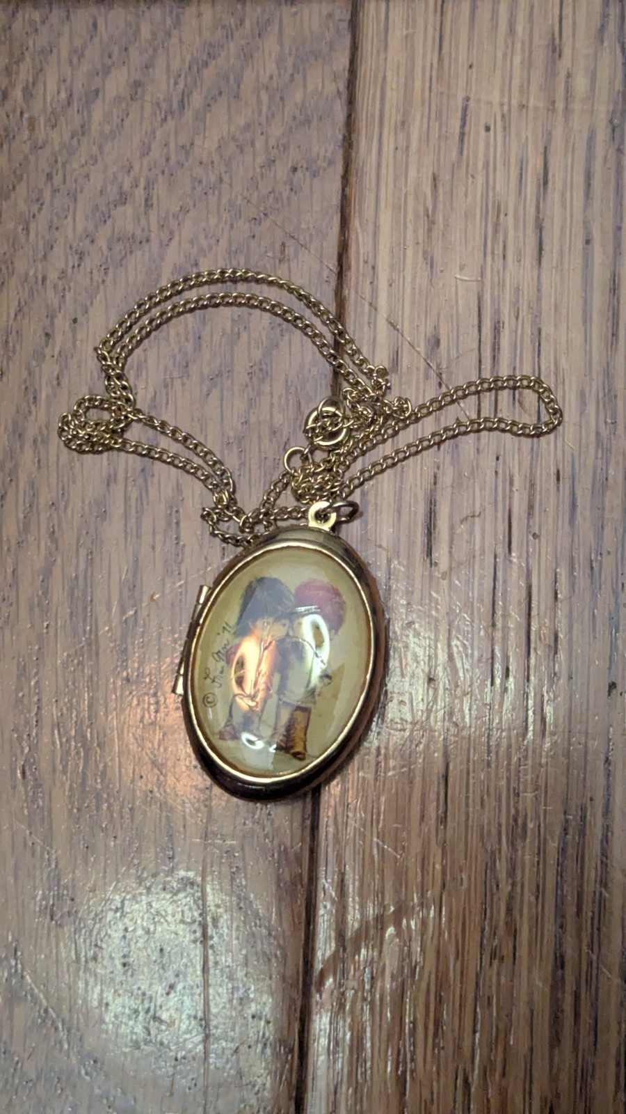 VINTAGE 1971 Fran Moore Moppetts Locket Necklace Gold Tone 17″