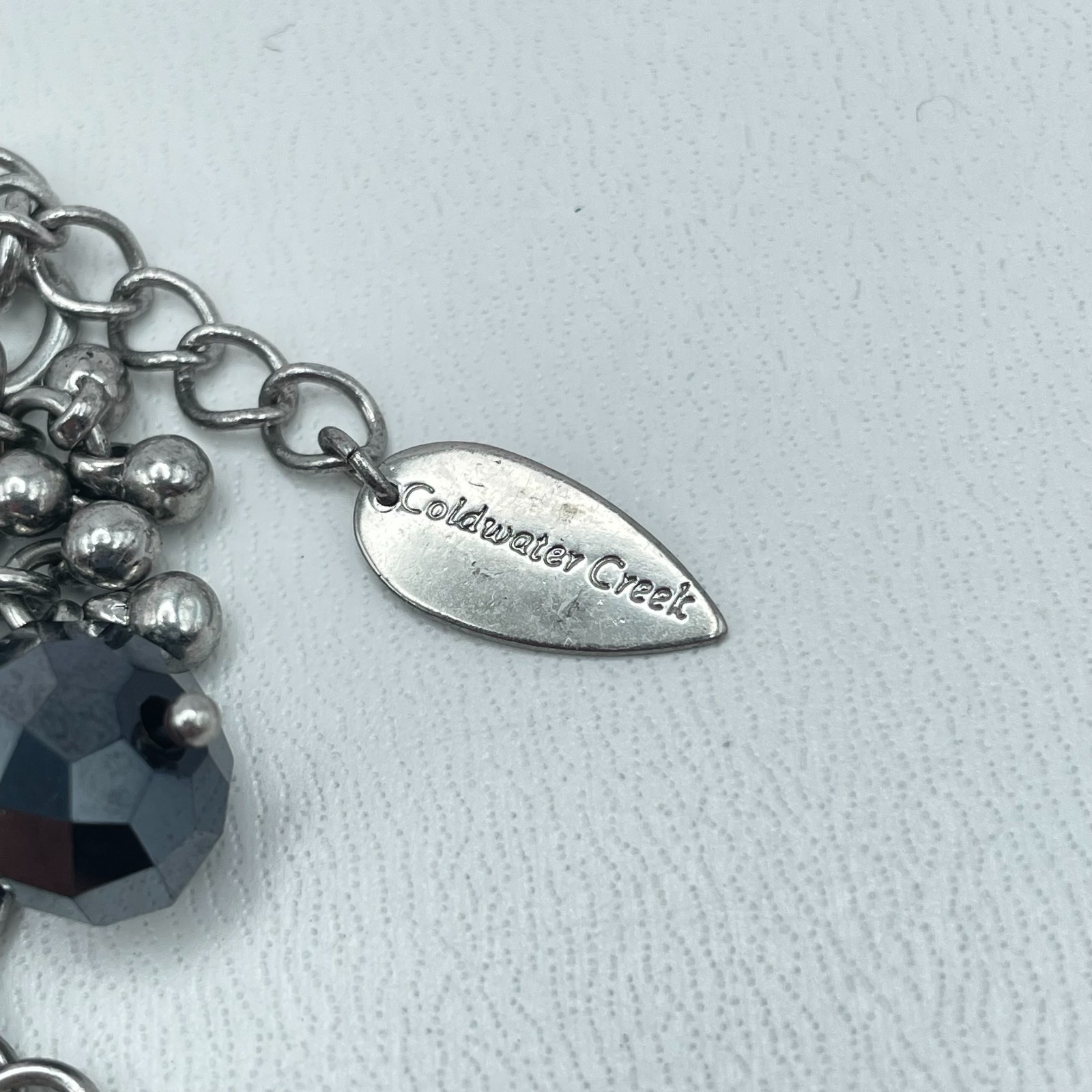 Vintage Y2K Coldwater Creek Silver Tone Gray Black Dangle Charm Bracelet Jewelry