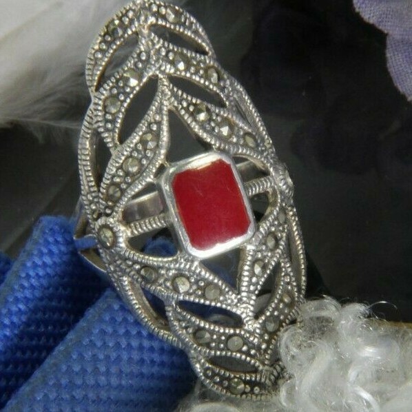 Coral & Marcasite 1 1/4″ 0.925 Sterling Silver estate traveling band Ring size 6