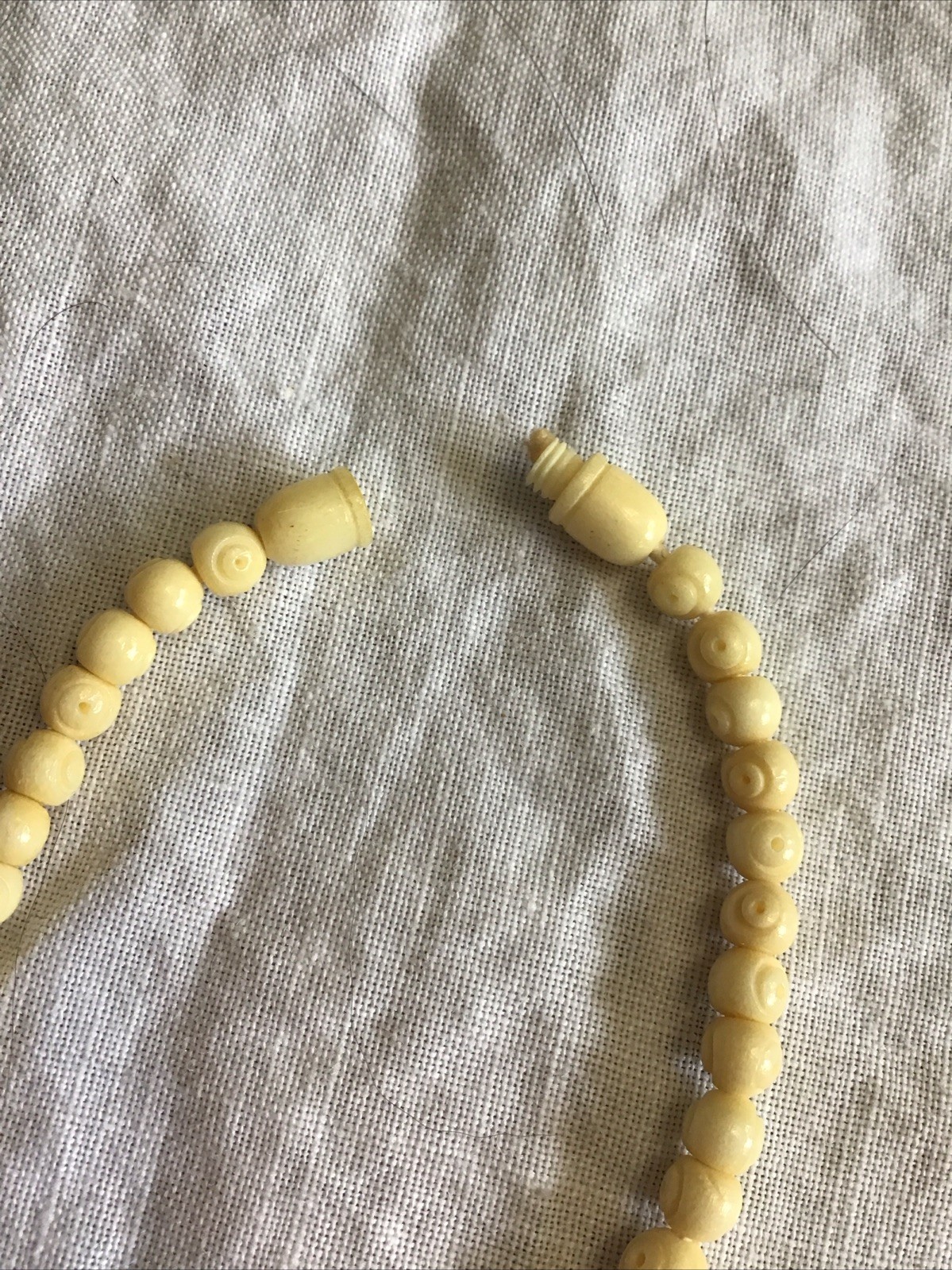 Vintage Hand Carved Rose Necklace – Graduated Floral Beads 1930s–1950s 18”
