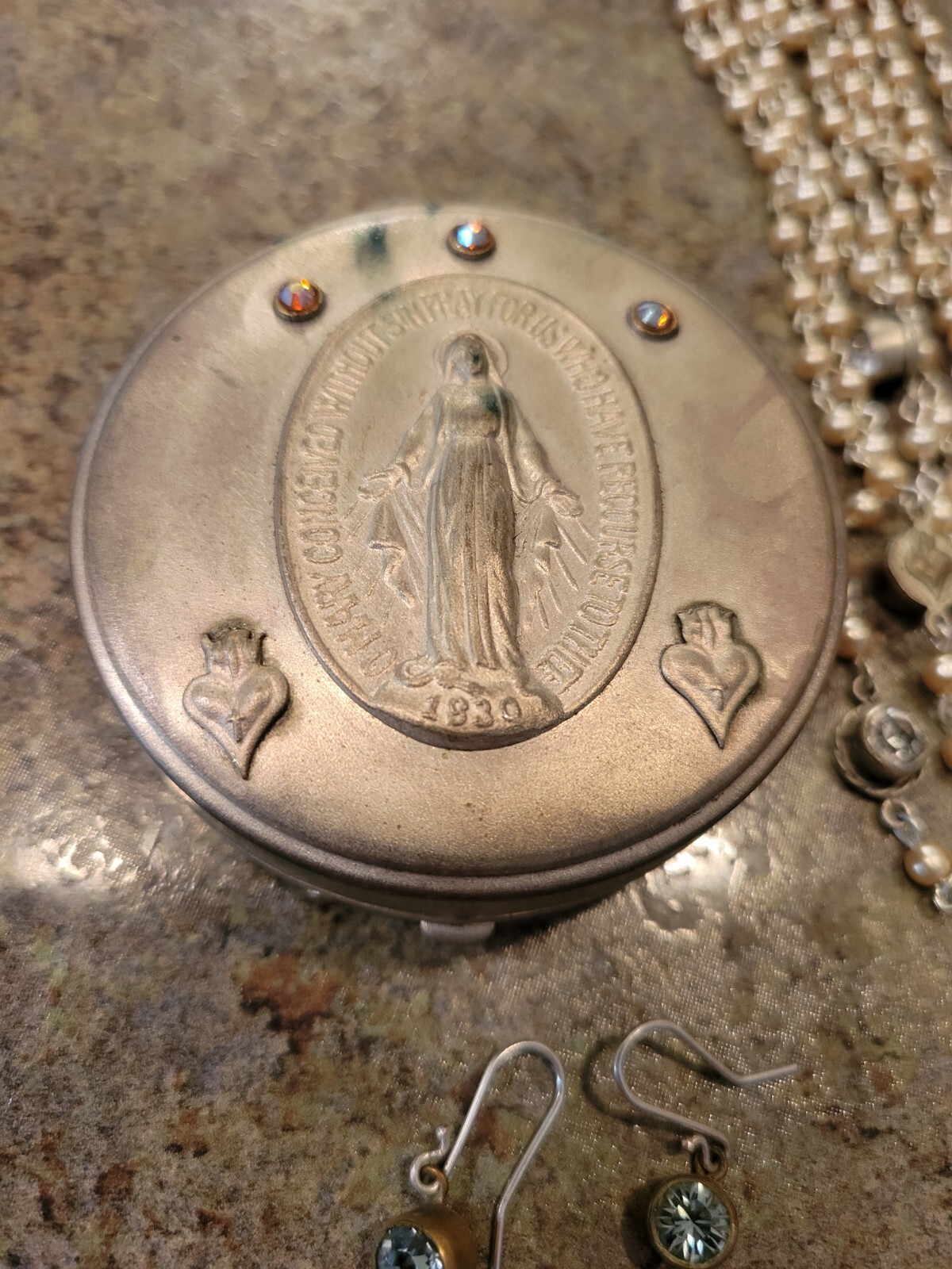 Beautiful Vtg Medallion Rosary Necklace w Matching Earrings & Case San Benito