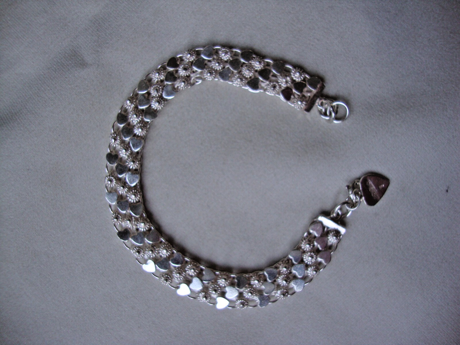 VTG 1970s HONG KONG HEARTS & FLOWERS TRI-LINK 7″ STERLING SILVER 925 BRACELET