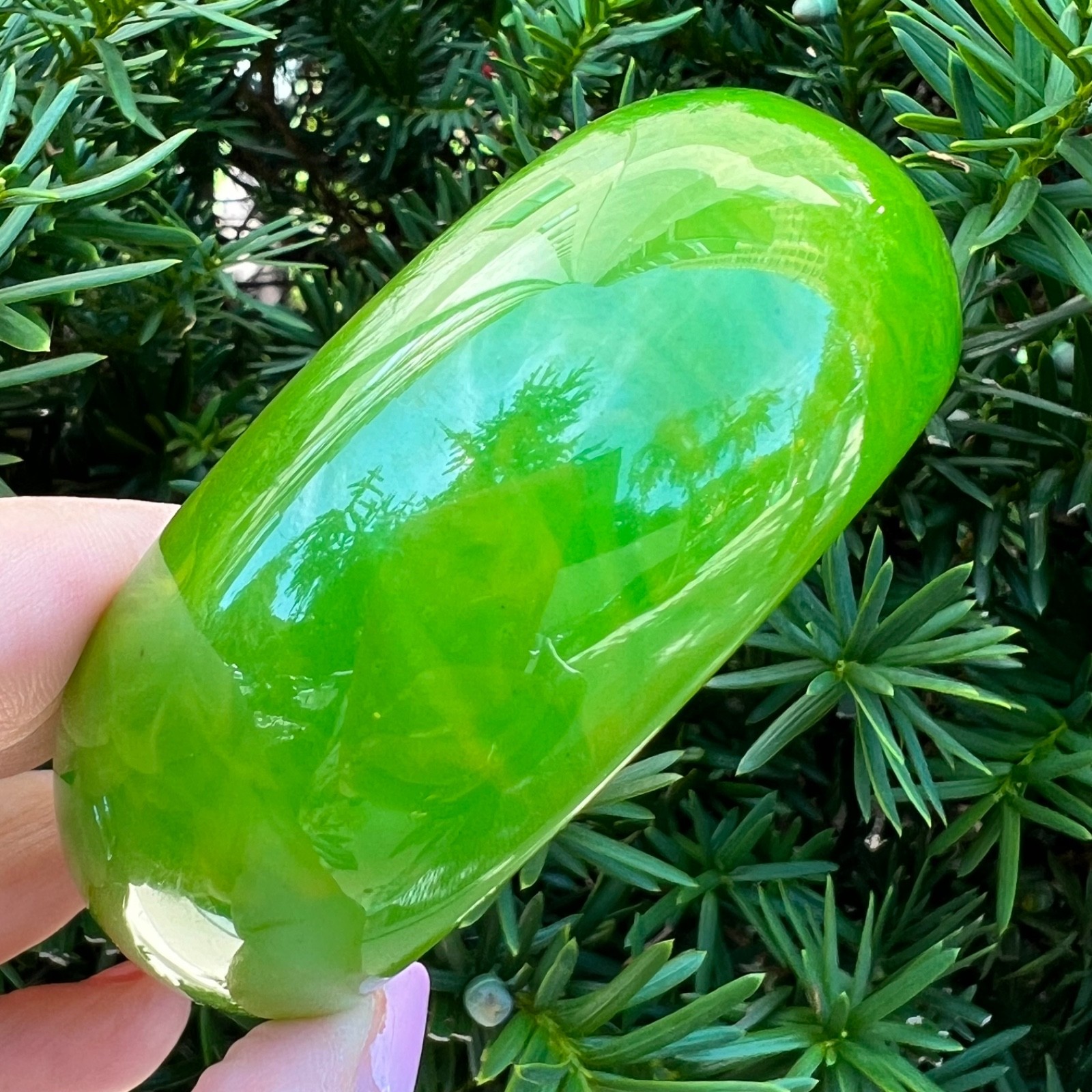 VINTAGE VIVID MARBLED KELLY GREEN BAKELITE FAT DONUT WIDE BANGLE BRACELET UNIQUE