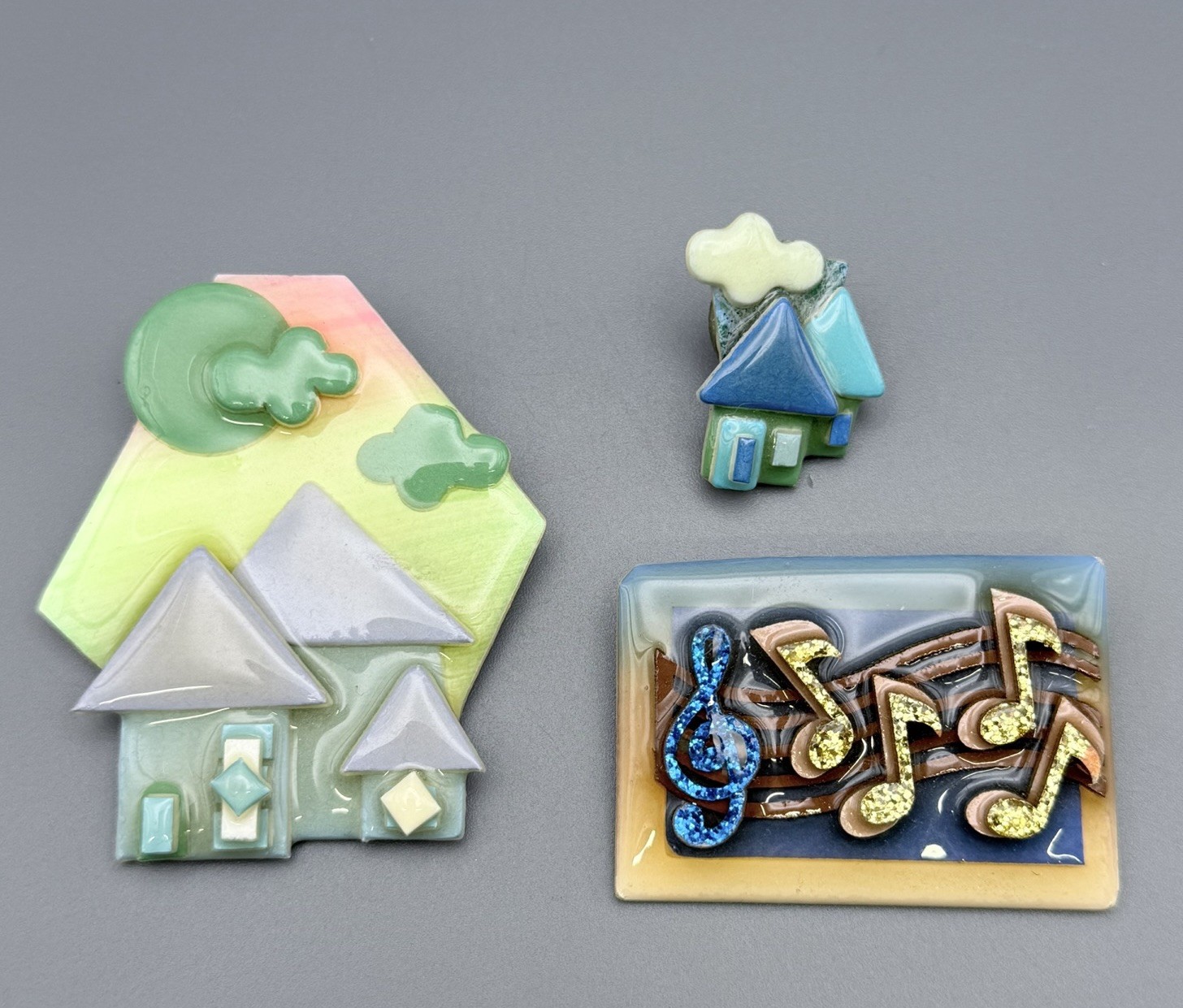 Vintage Lucinda House Pins Music Notes Lot of 3 Pastel Color House Glitter Music