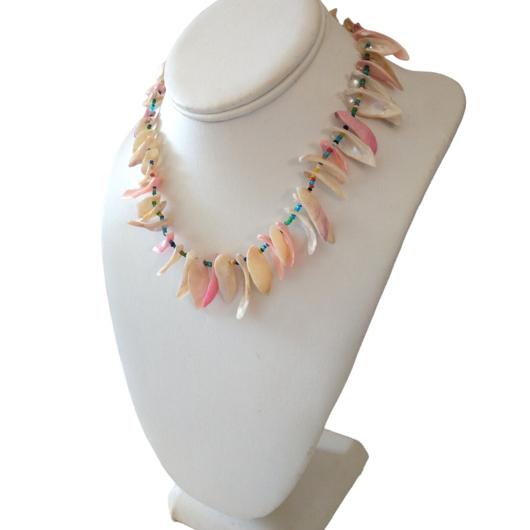 Vtg 90s Seashell Pieces Necklace Shell Mother Of Pearl Beach Coastal Tropical