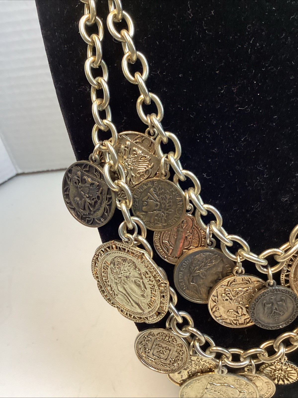 Vintage Gold Tone Dangling Faux Coin Charm Necklace Chain Link 18”
