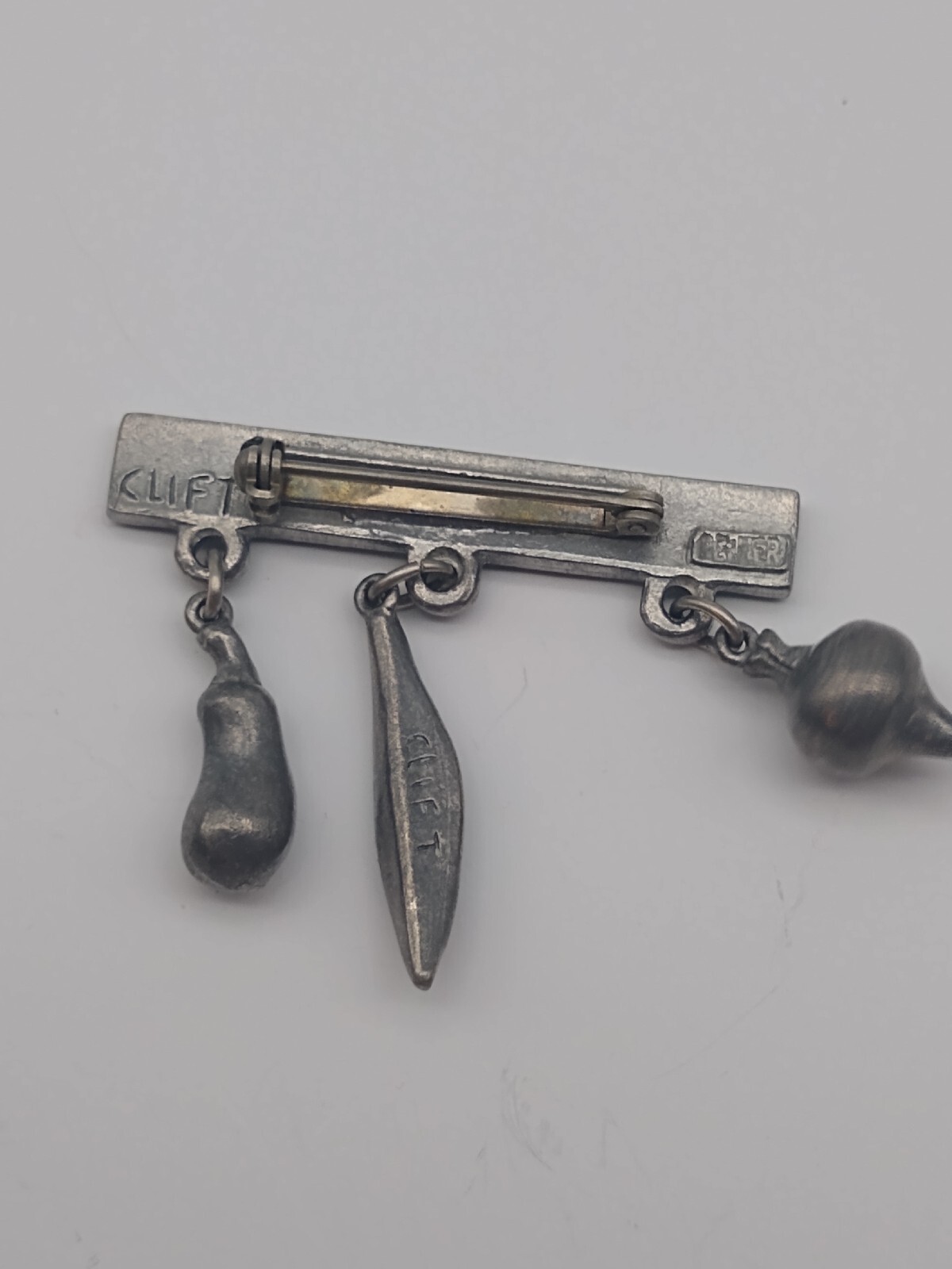1980s Jim Clift Pewter Lapel Pin Brooch “Eat Your Veggies”