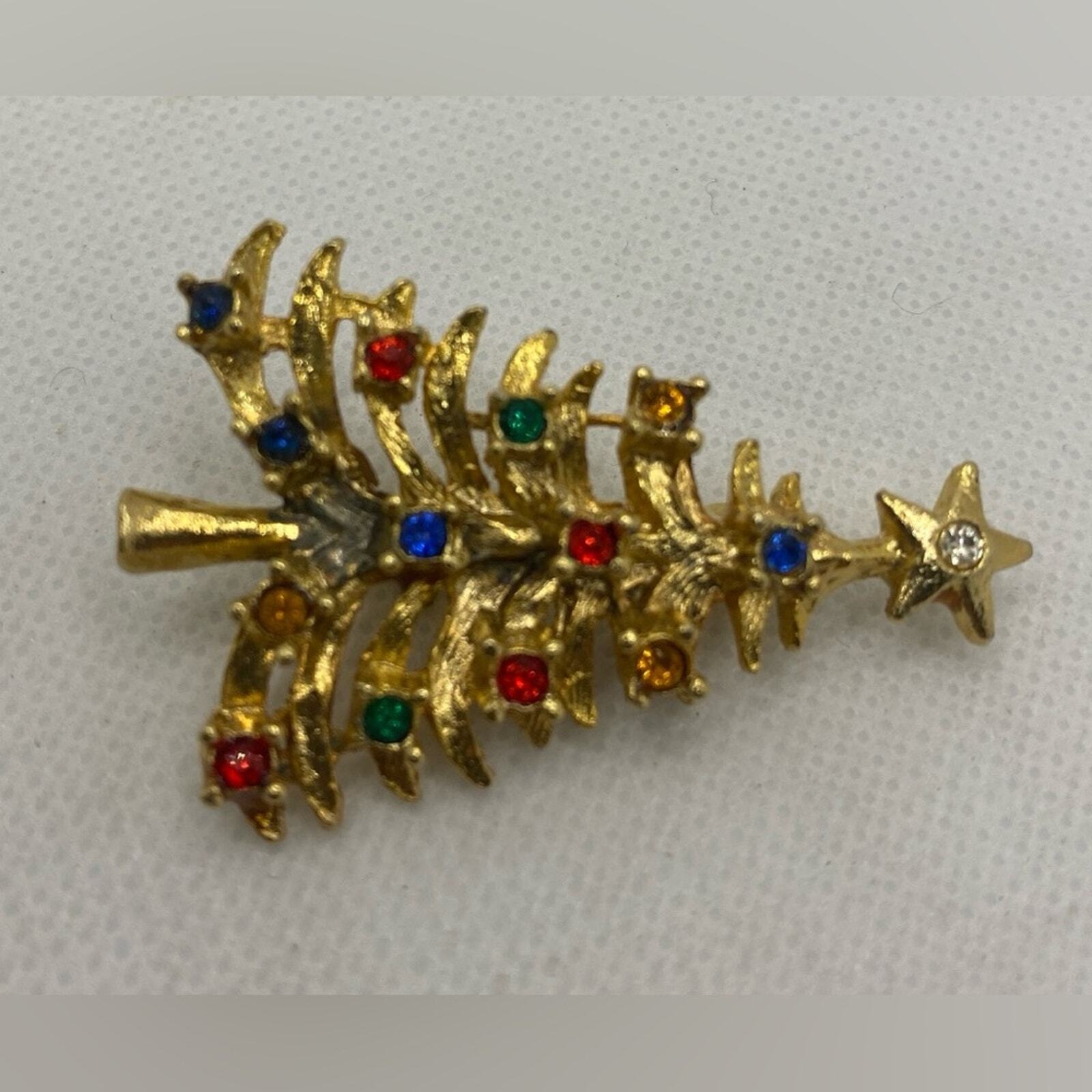 Vintage Rhinestone Gold ToneChristmas Tree Pin Brooch Approximately 2”