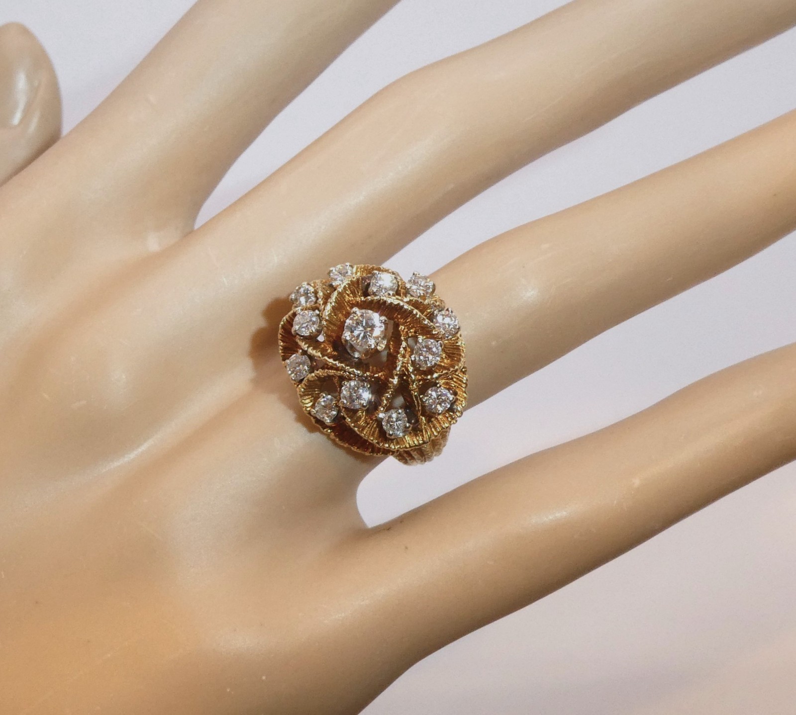 Vintage Estate 18K Gold LEON Ring Textured Ribbon Dome Bombe Diamond 11g 1cttw
