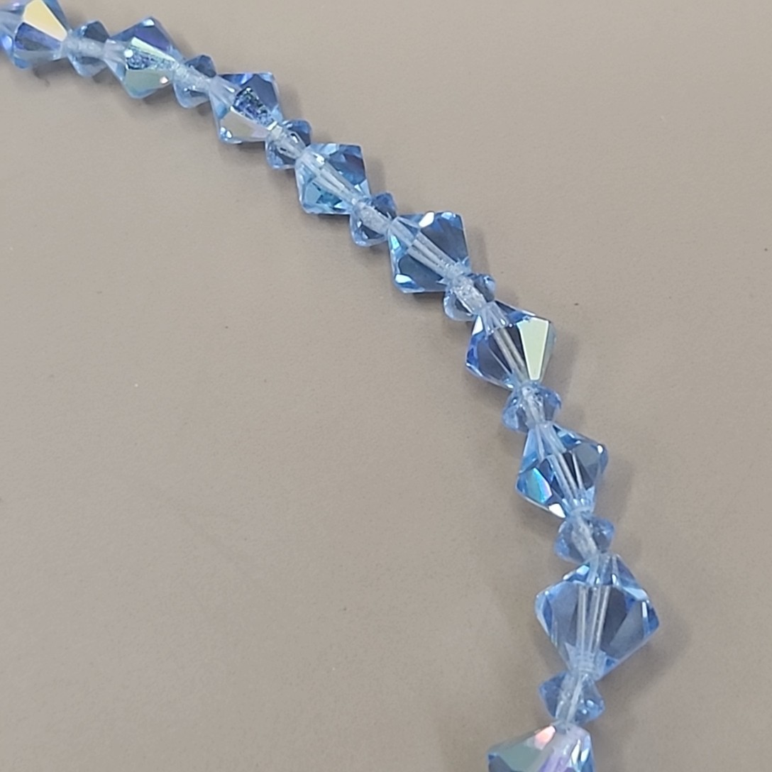 Vintage Glass Beaded Necklace Blue Bicone Graduated 16″