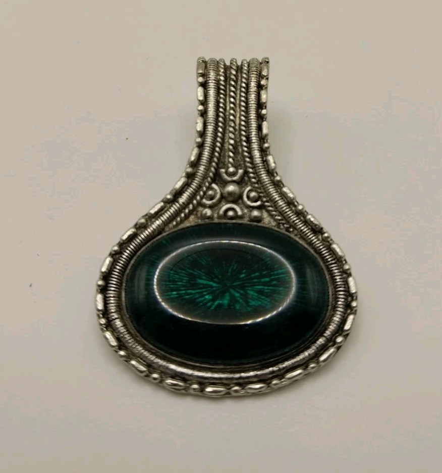 Vintage Emerald Color Stone Pendant VTG