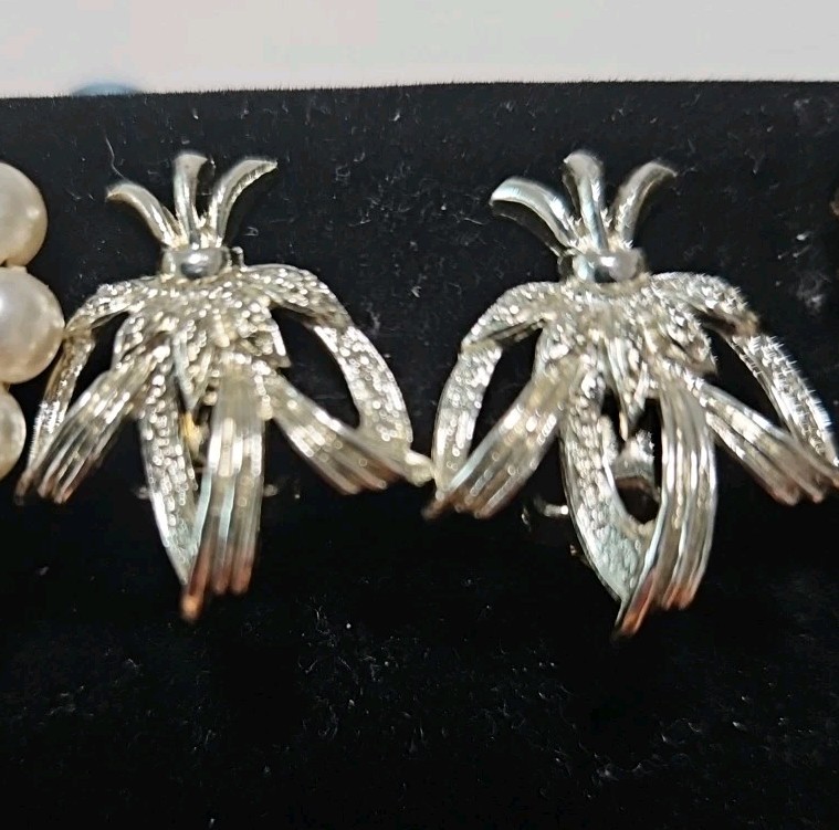 Stunning Lot Clip-On & Screwback Rhinestone Earrings High Quality 50s-60s