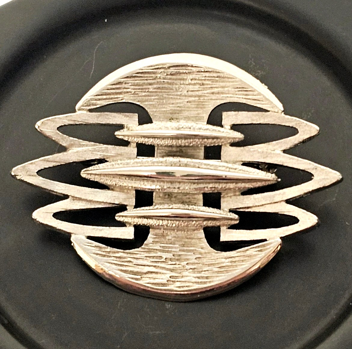 VTG CORO MCM Modernist Brutalist Silver Tone Brooch 2″ x 1.5″ Geometric Textured