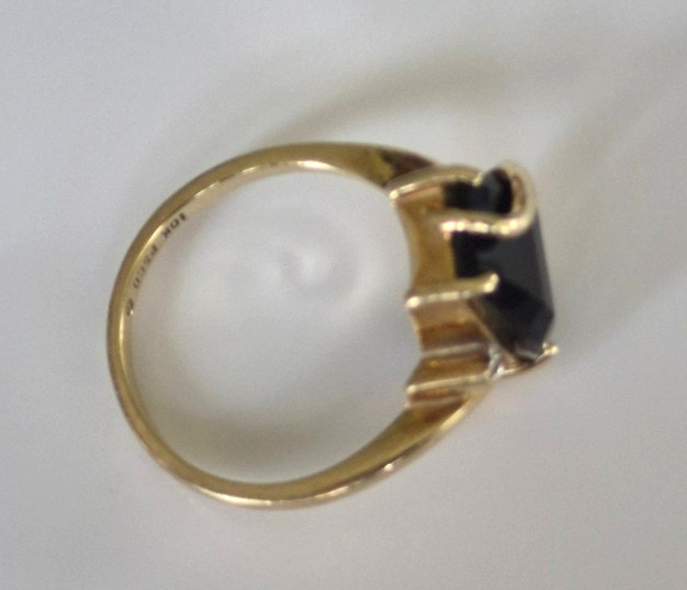 10K Yellow Gold Marked PSCO Onyx and Diamond Ring – Size 6.25, Weighs 2 Grams
