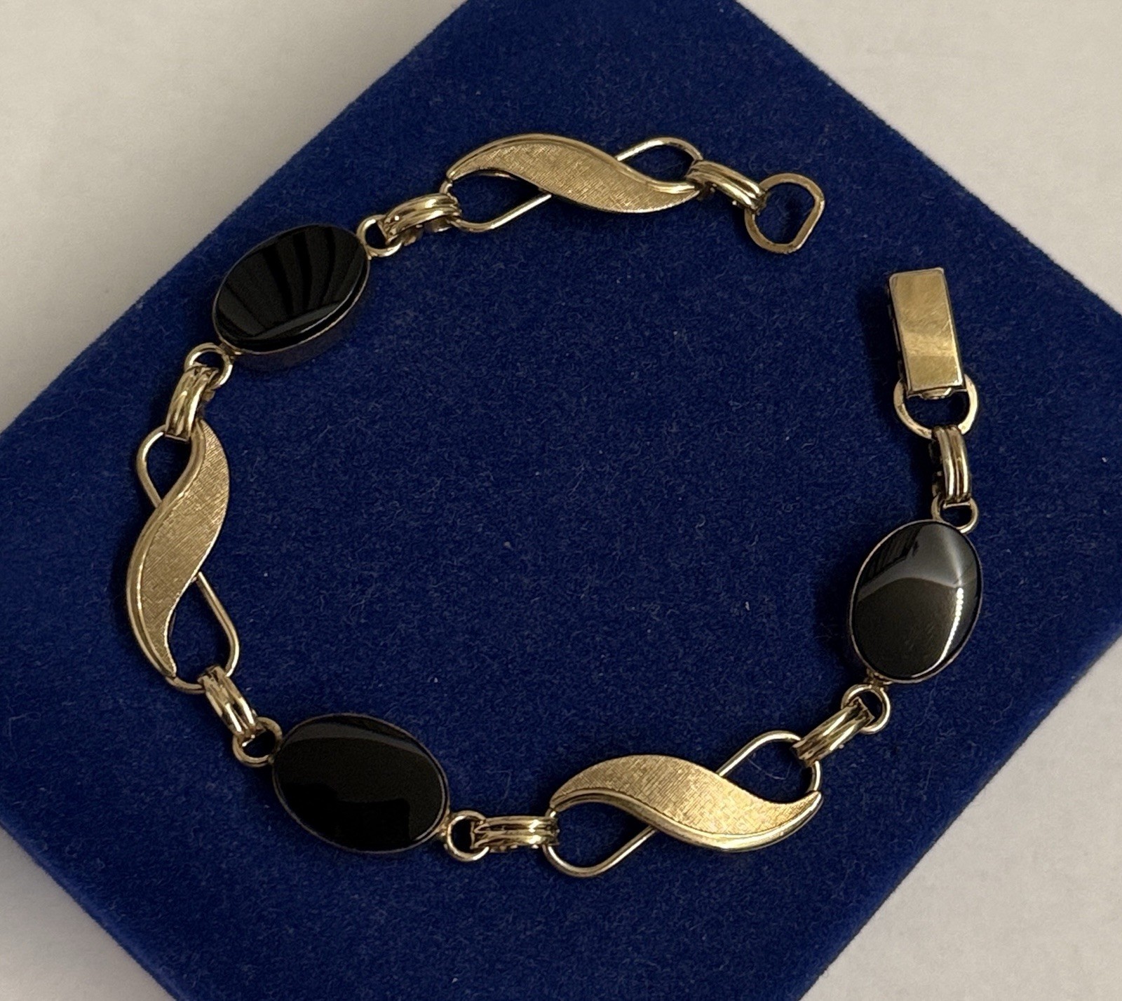 MUST! 8.7g Elegant 12k GOLD FILLED Onyx Bracelet 7” 8.4mm Victorian L Gf Vtg