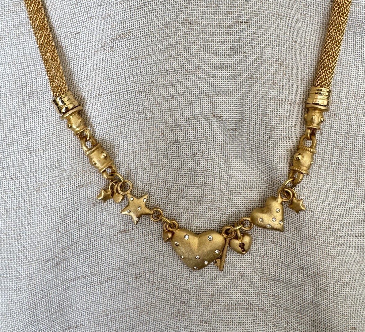 VTG 2PC Gold Tone Mesh Choker Pendant Charm Necklace Puff Heart Snap Closure