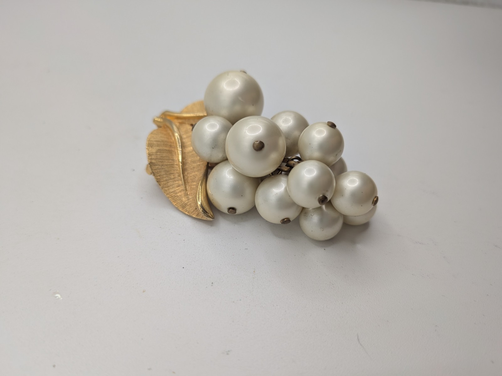 Vintage PARK LANE Faux Pearl Grapes Cluster Bead Pin Brooch Clip Dangle