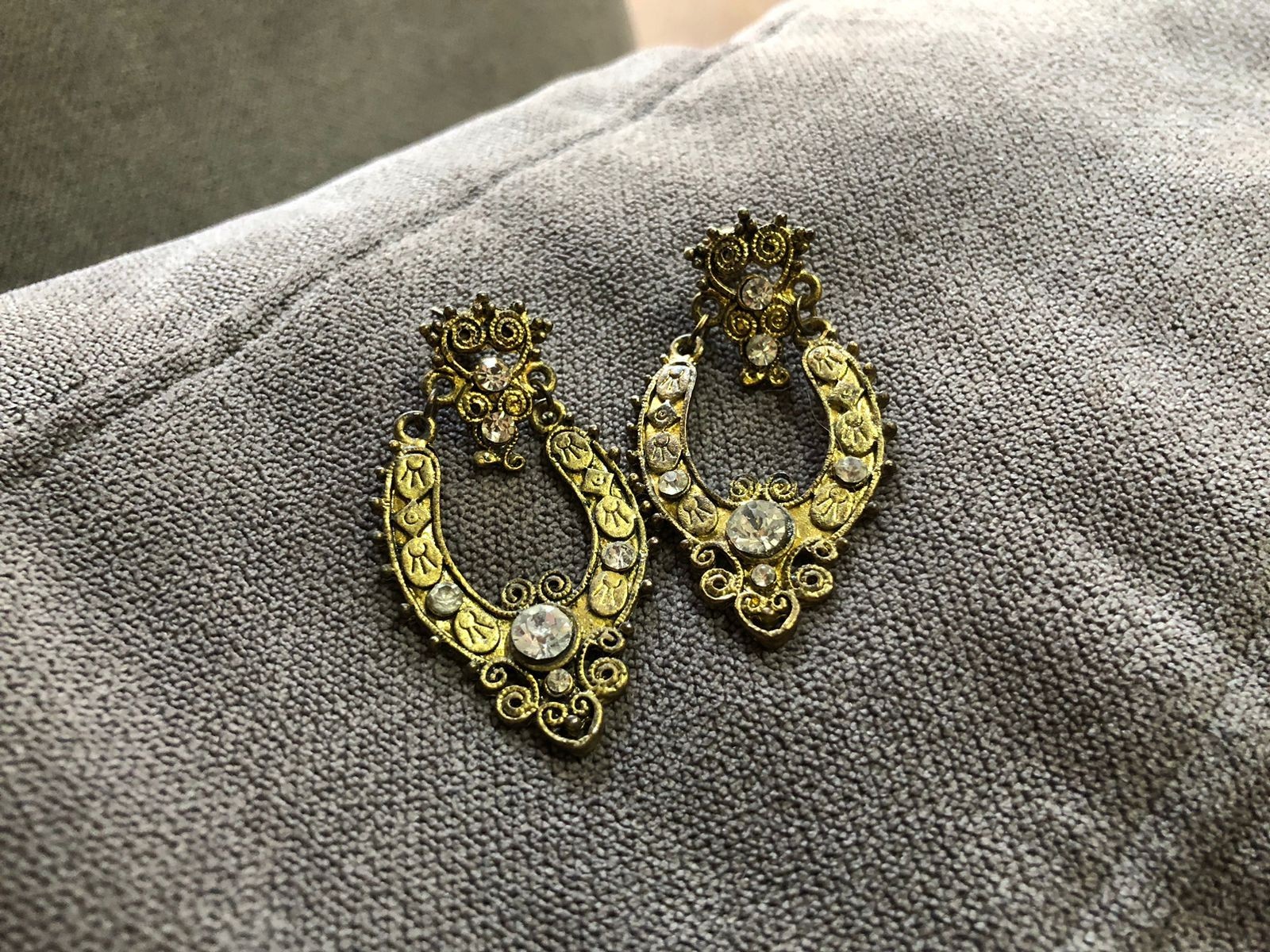 antique gold tone crystal rhinestone drop dangle earring victorian style
